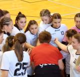 Győztek a kézis lányok 