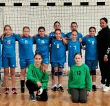 Szenzációs játékkal menetelnek U12-es kéziseink! 